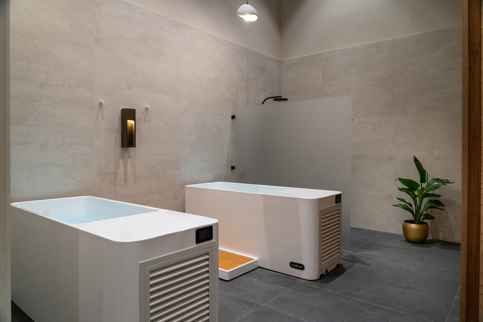 Contrast Zone Hot Therapy